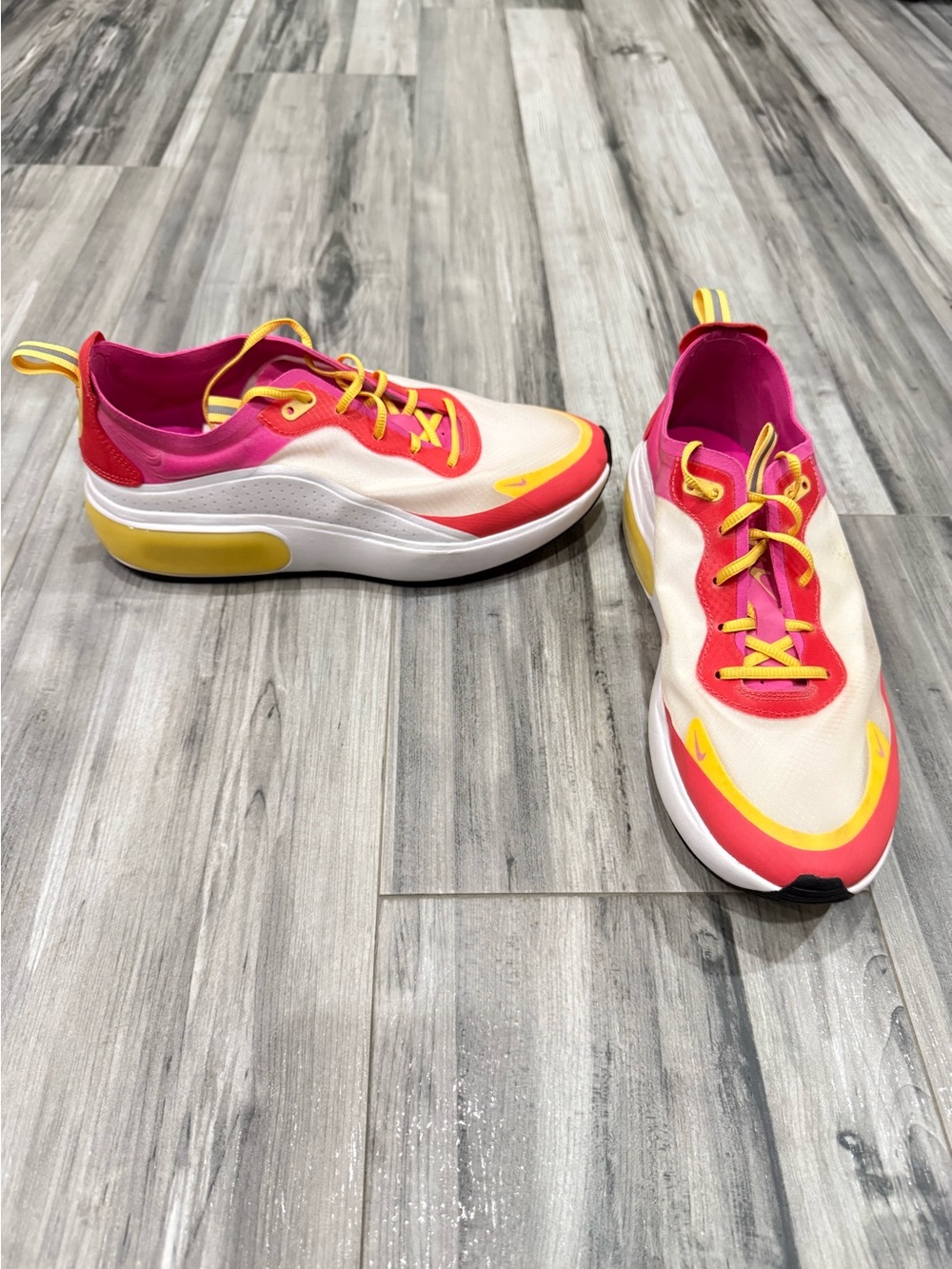 Women’s Nike Airmax